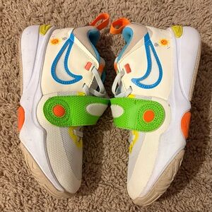 Nike Team Hustle D11 PS 'Play Freely' size 1 basketball shoes big kids